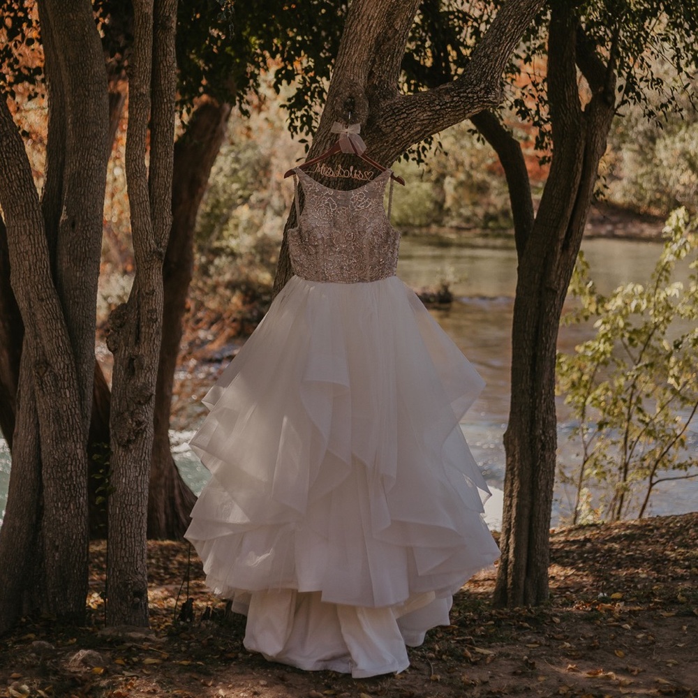 Hayley Paige Dori gown 👰🏼✨ - Picture 4 of 5